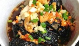 新闻爆料臭豆腐,臭豆腐引发热议，网友争相打卡