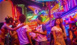 红灯区国语版在线观看,揭秘都市繁华背后的黑暗面