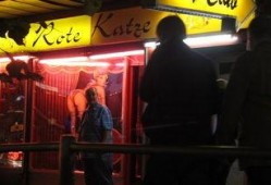 红灯区国语版在线观看,揭秘都市繁华背后的黑暗面